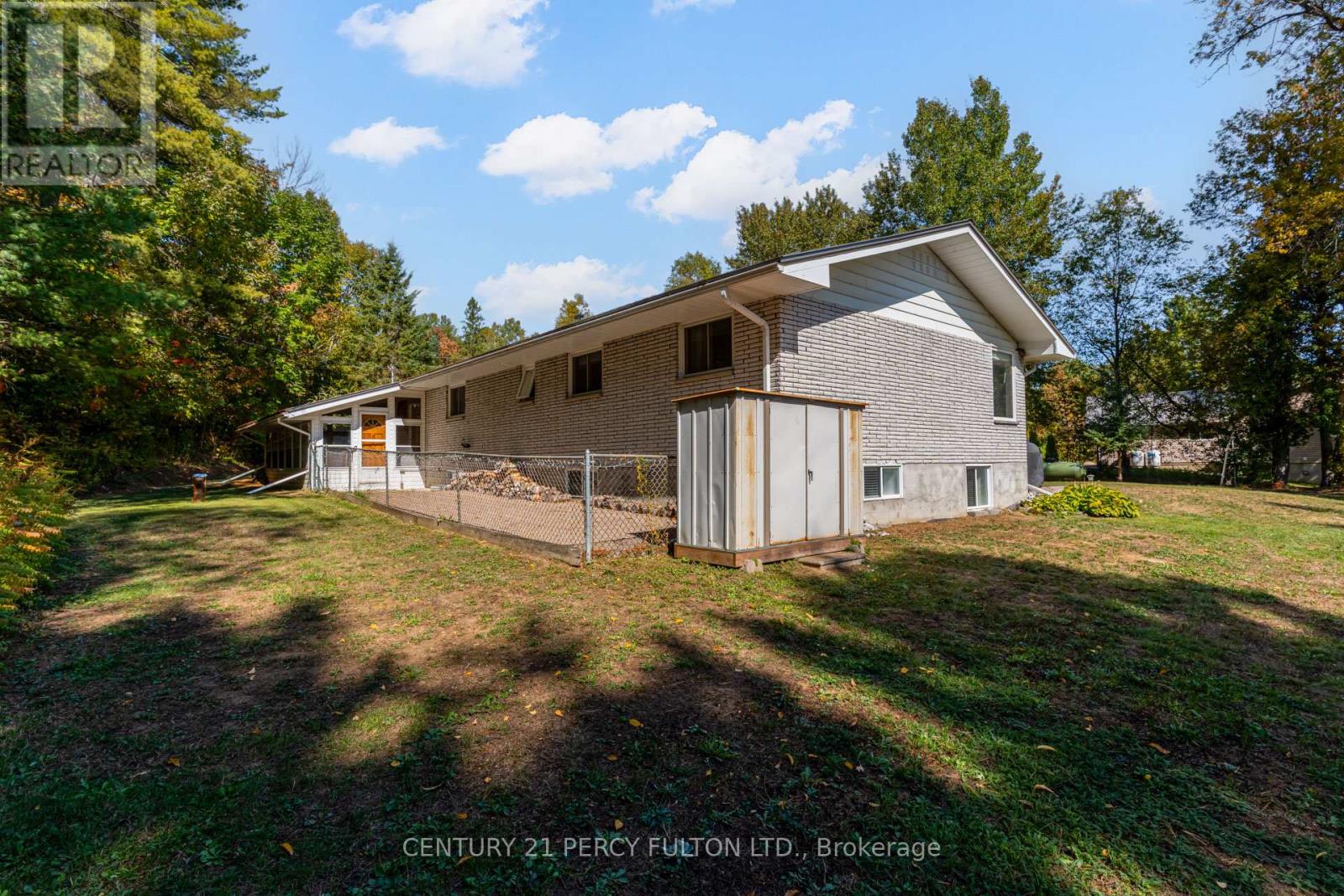 15166 Highway 118, Dysart Et Al, Ontario  K0M 1S0 - Photo 15 - X12687910