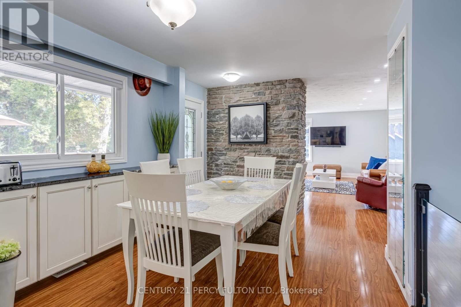 15166 Highway 118, Dysart Et Al, Ontario  K0M 1S0 - Photo 21 - X12687910