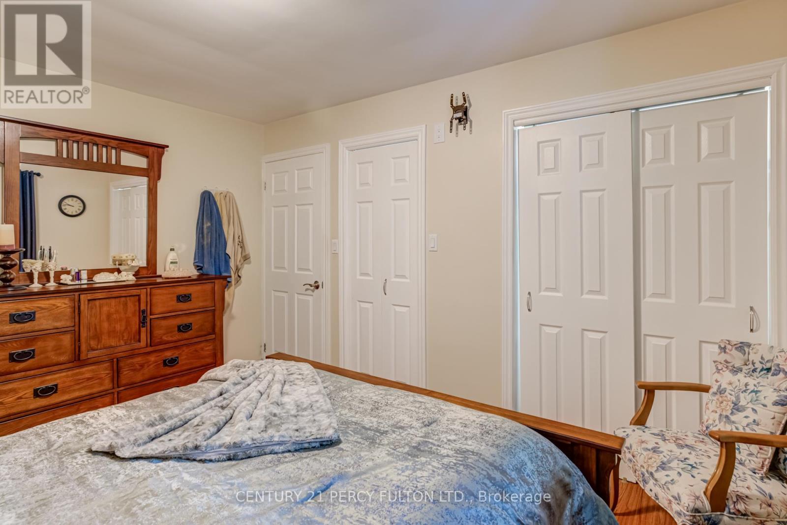 15166 Highway 118, Dysart Et Al, Ontario  K0M 1S0 - Photo 27 - X12687910