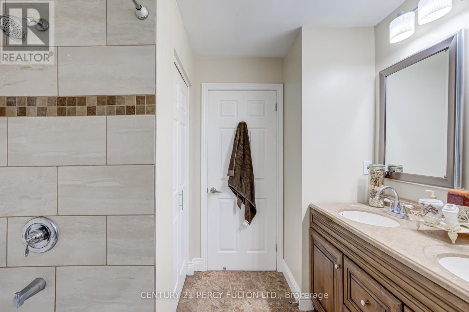 15166 Highway 118, Dysart Et Al, Ontario  K0M 1S0 - Photo 33 - X12687910