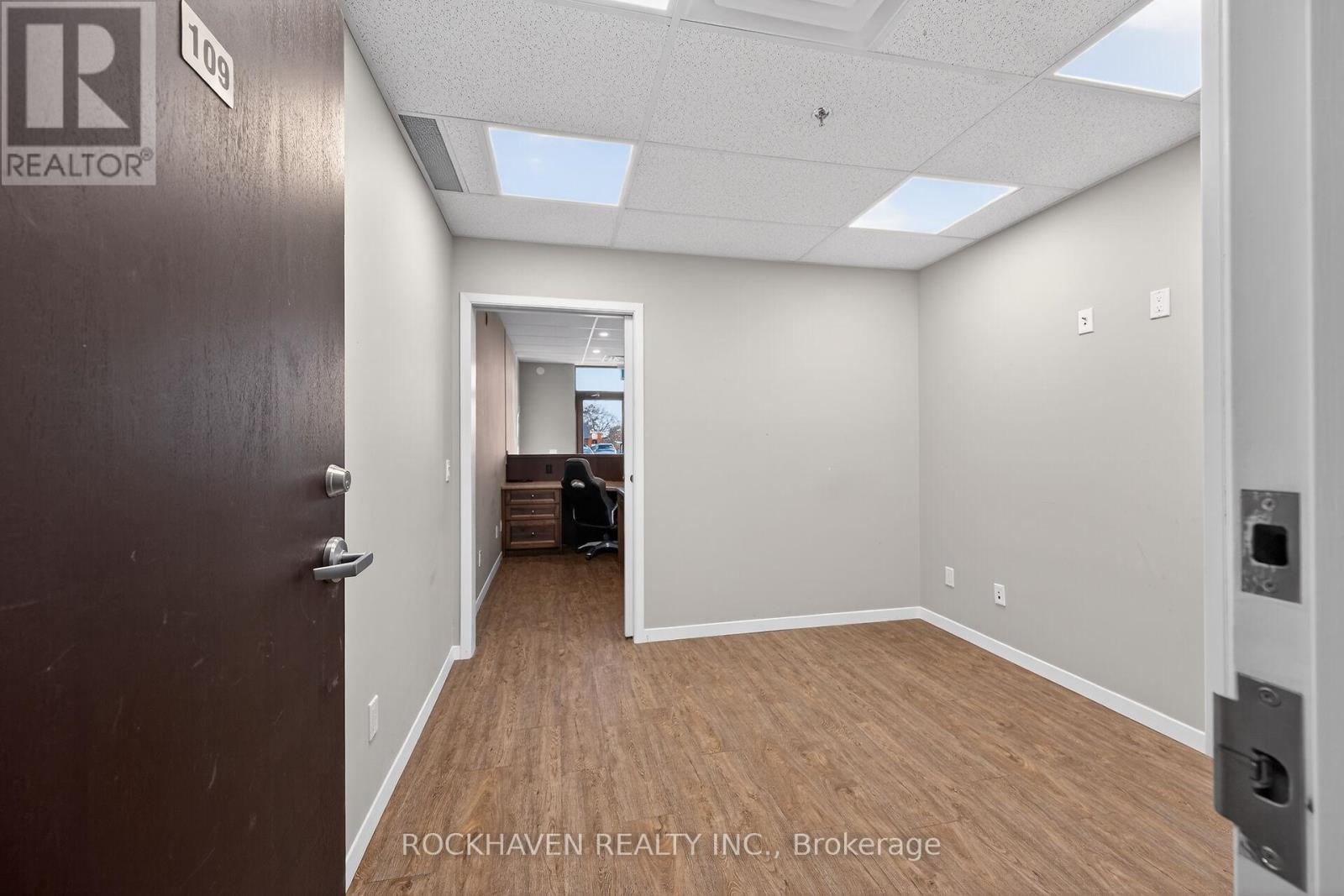 109 - 170 Rockhaven Lane, Hamilton, Ontario  L8B 1B5 - Photo 7 - X12687938