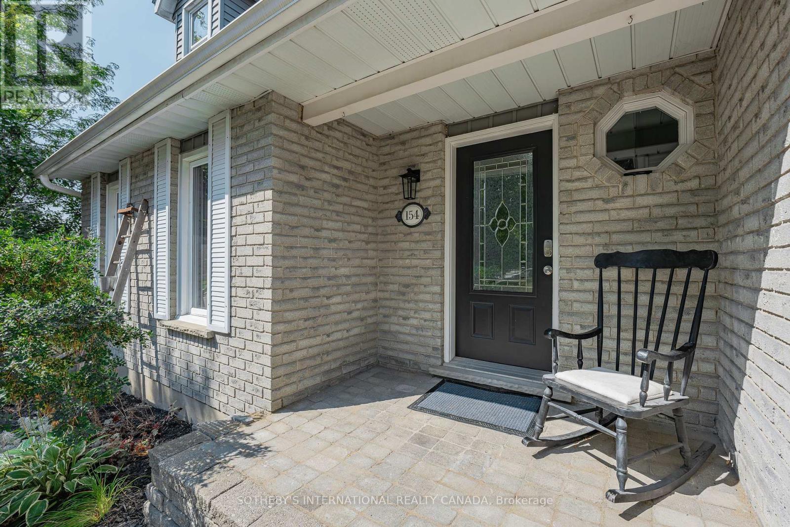 154 Covington Crescent, Cambridge, Ontario  N2N 2X4 - Photo 3 - X12688032