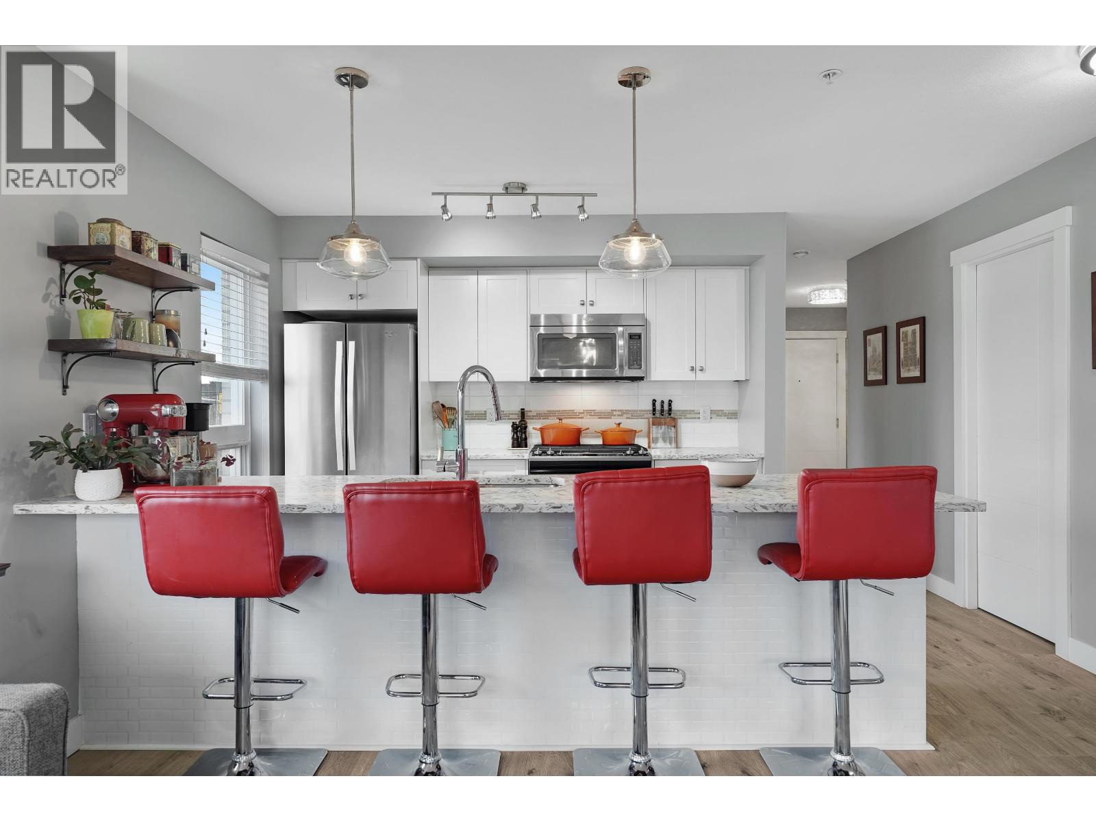 210 4815 55b Street, Delta, British Columbia  V4K 3V7 - Photo 1 - R3078197