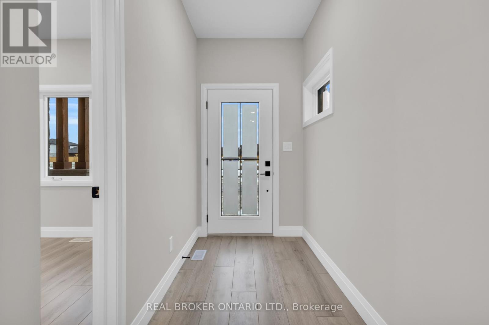 18 - 29 Weymouth Street, Woolwich, Ontario  N3B 0G3 - Photo 2 - X12552098