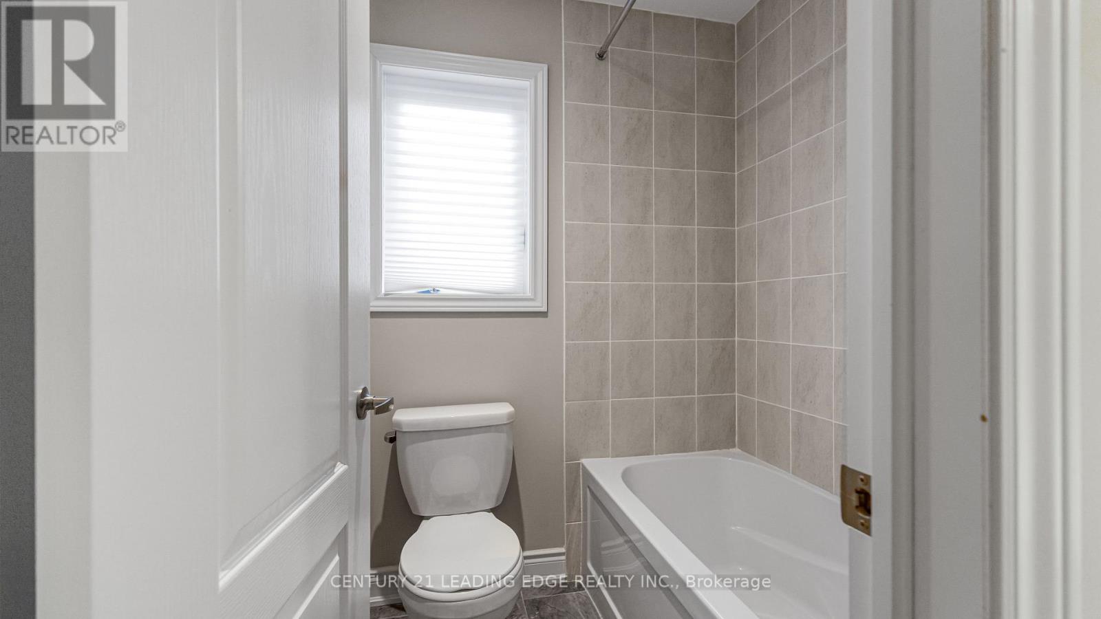 124 Sunset Way, Thorold, Ontario  L0S 1A0 - Photo 40 - X12568478