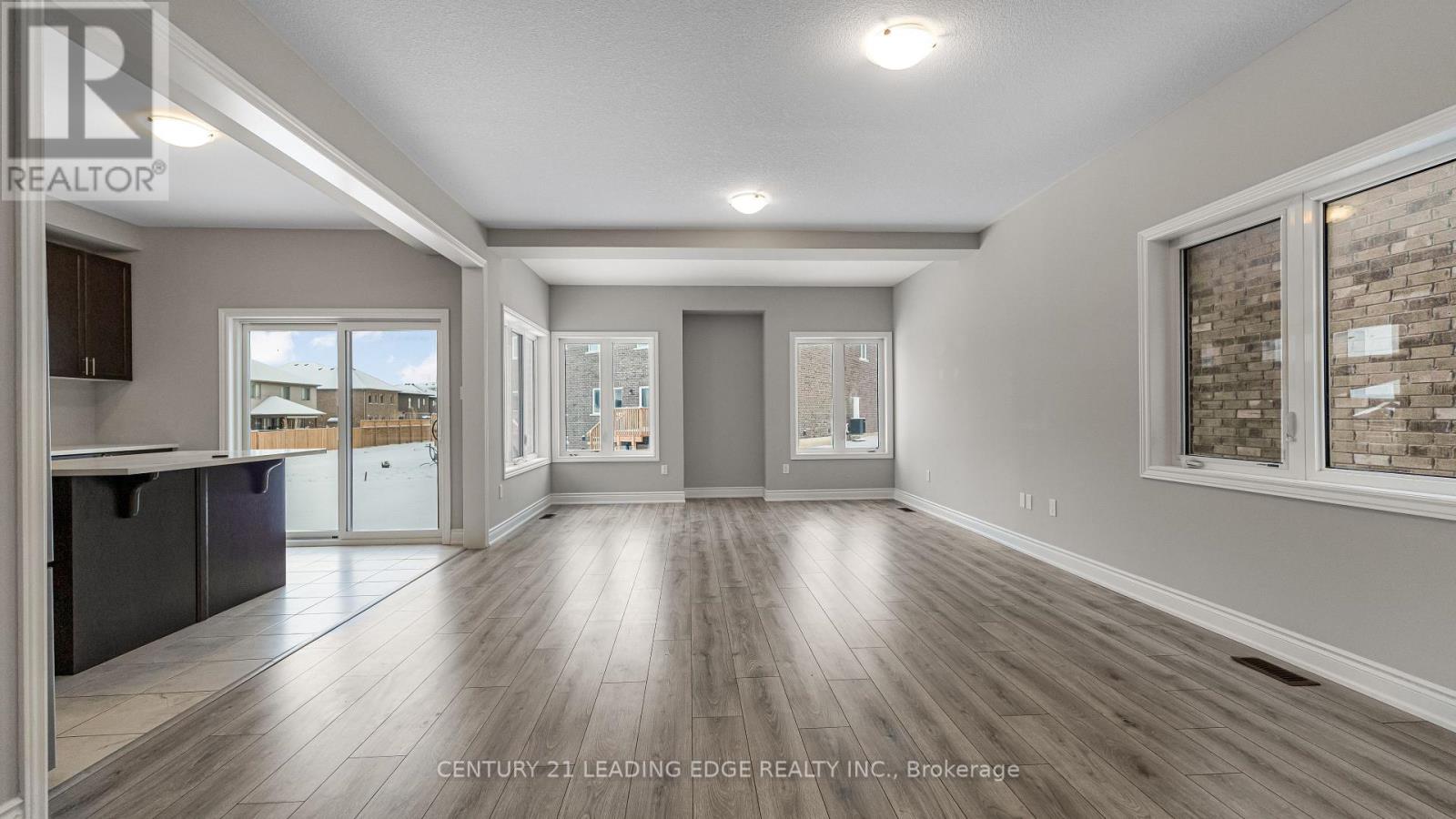 124 Sunset Way, Thorold, Ontario  L0S 1A0 - Photo 8 - X12568478