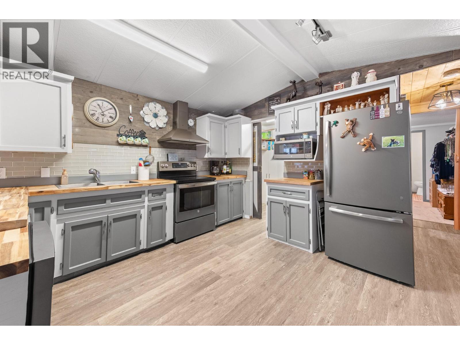 5807 Birch Avenue, Kitchener, British Columbia  V0B 1W1 - Photo 4 - 10372145