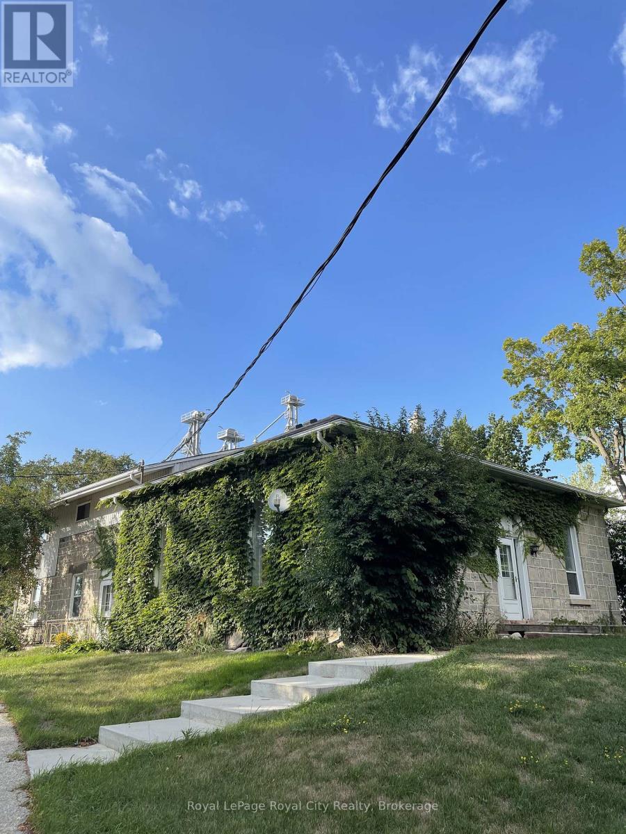 245 Speedvale Avenue W, Guelph (Junction/onward Willow), Ontario  N1H 1C5 - Photo 4 - X12688272