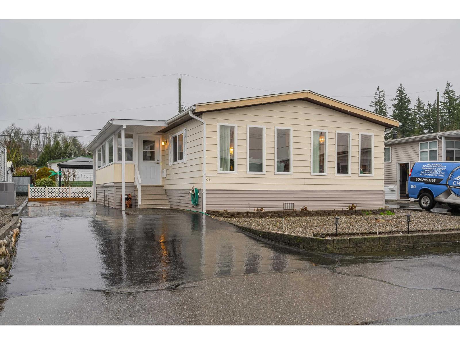 222 27111 0 Avenue, Langley, British Columbia  V4W 2T5 - Photo 1 - R3073586