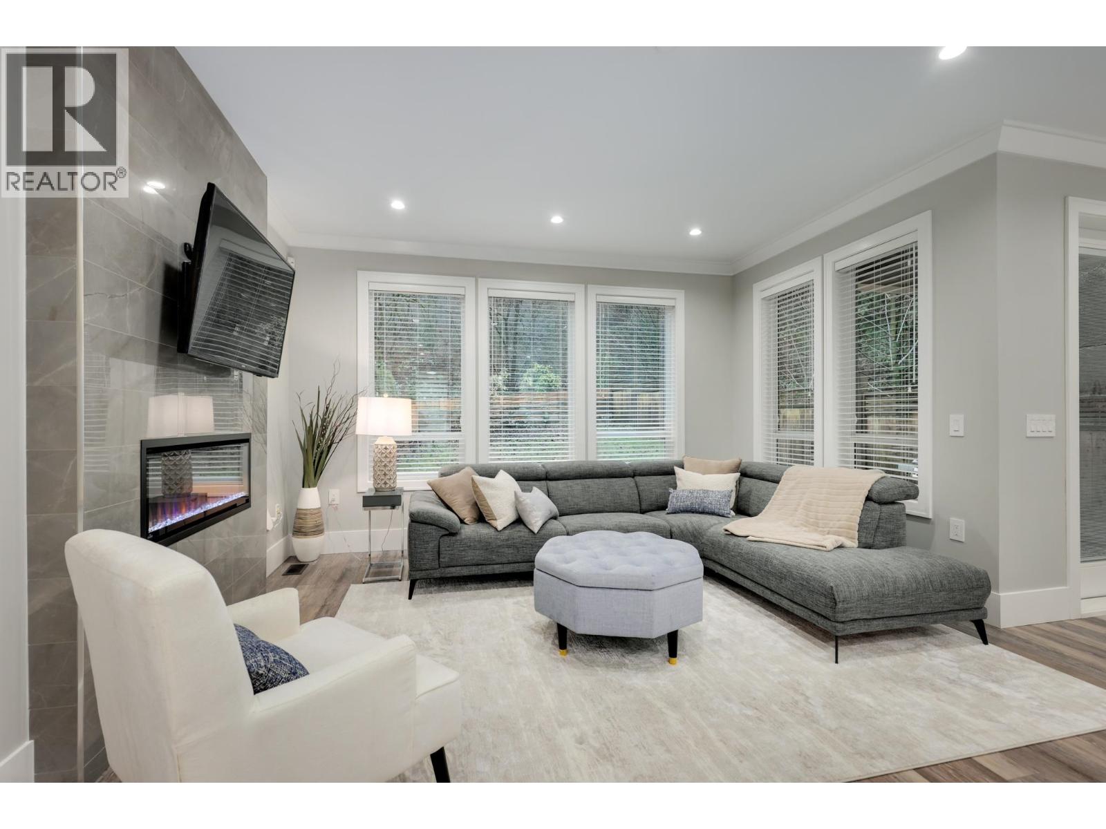 311 Avalon Drive, Port Moody, British Columbia  V3H 2X9 - Photo 4 - R3070844