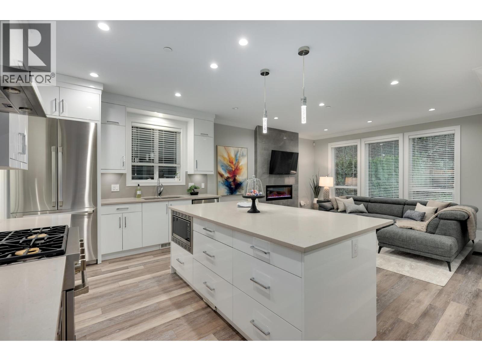 311 Avalon Drive, Port Moody, British Columbia  V3H 2X9 - Photo 8 - R3070844