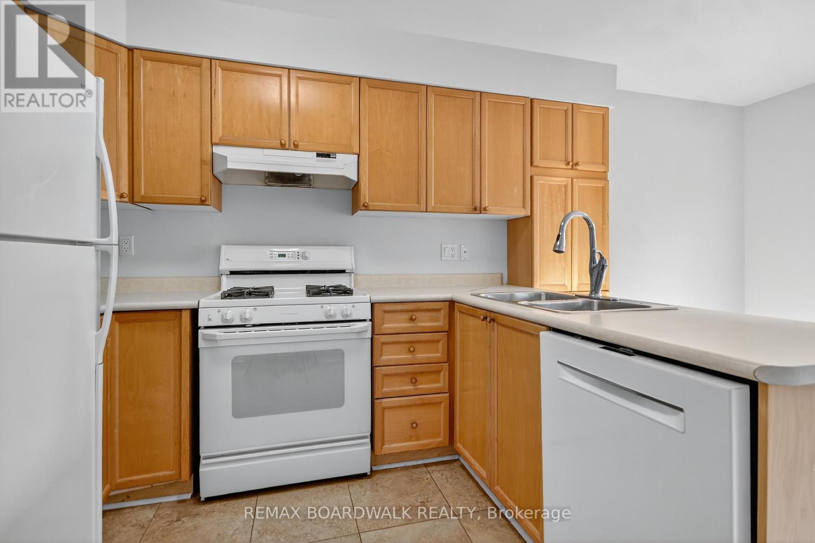 85 Alon Street, Ottawa, Ontario  K2S 1K7 - Photo 10 - X12688198