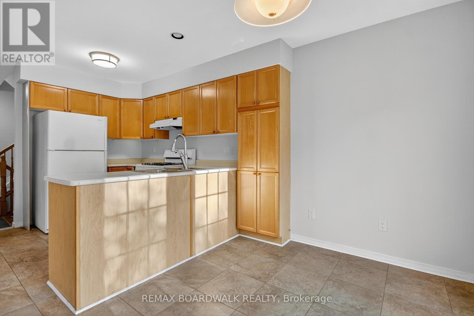 85 Alon Street, Ottawa, Ontario  K2S 1K7 - Photo 11 - X12688198