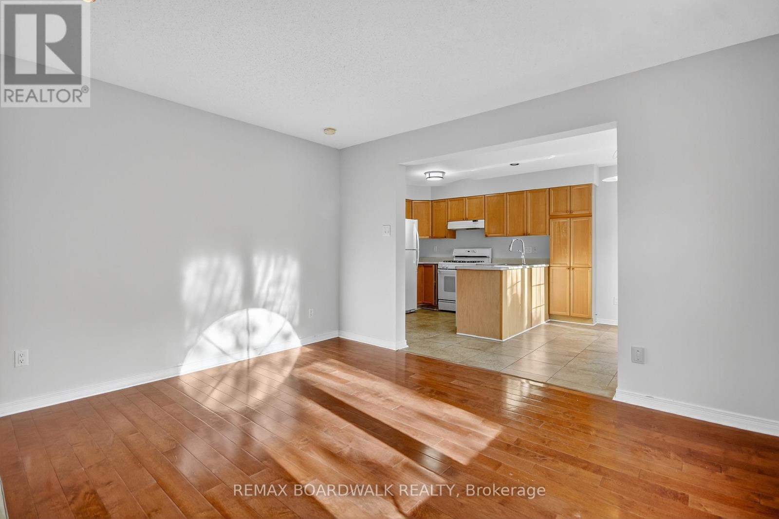 85 Alon Street, Ottawa, Ontario  K2S 1K7 - Photo 15 - X12688198