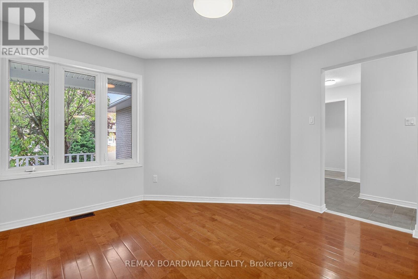 85 Alon Street, Ottawa, Ontario  K2S 1K7 - Photo 4 - X12688198