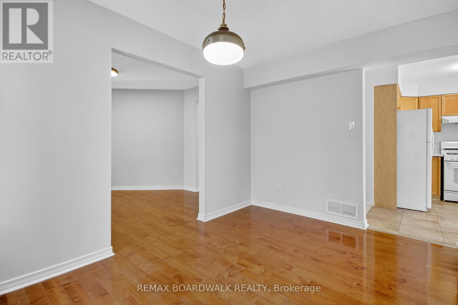 85 Alon Street, Ottawa, Ontario  K2S 1K7 - Photo 7 - X12688198