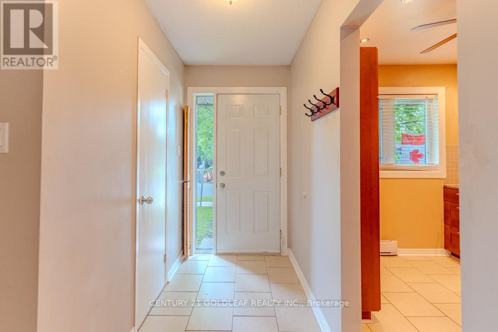 11 - 1342 Cedarcroft Crescent, Ottawa, Ontario  K1B 5C8 - Photo 3 - X12688220