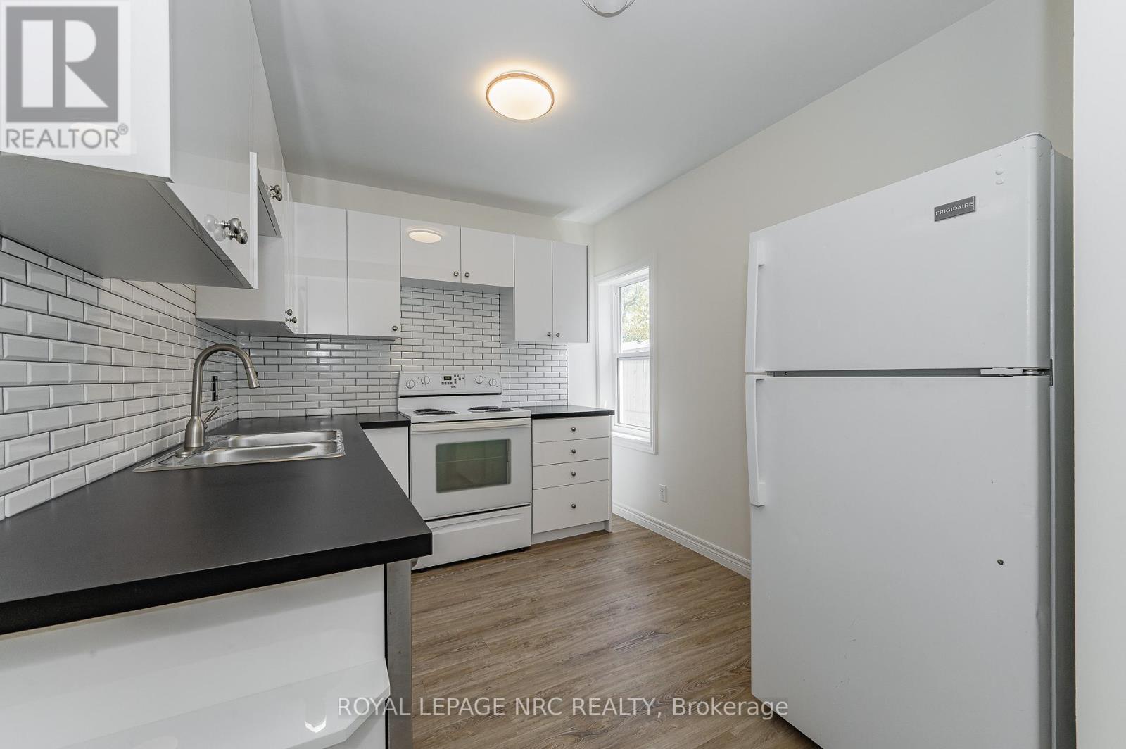 Unit A - 237 Mitchell Street, Port Colborne, Ontario  L3K 1Y5 - Photo 11 - X12612394