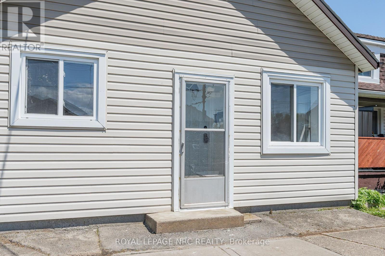 Unit A - 237 Mitchell Street, Port Colborne, Ontario  L3K 1Y5 - Photo 3 - X12612394