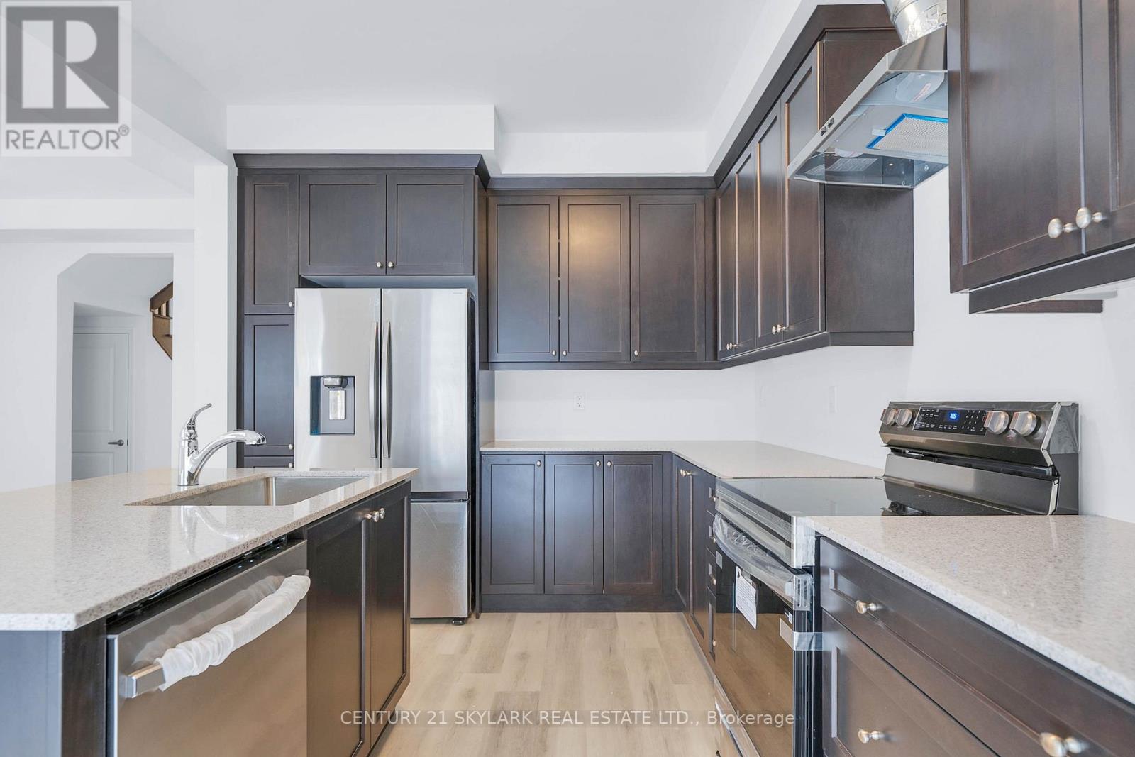 16 Ivory Road, Barrie, Ontario  L9J 0B7 - Photo 6 - S12632500