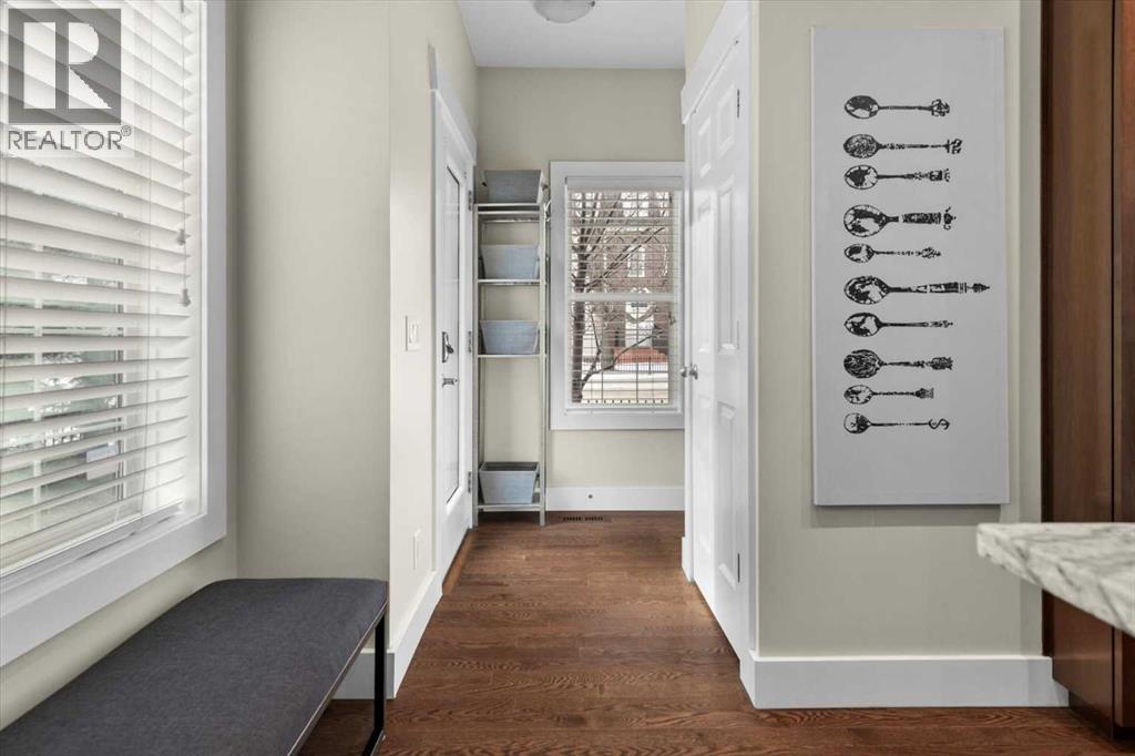 2833 Dallaire Avenue Sw, Calgary, Alberta  T3E 7T2 - Photo 14 - A2278595