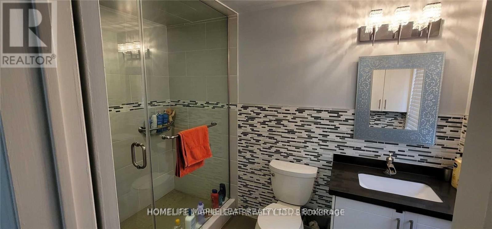 44 Redpoll Court, Brampton (Fletcher's Creek South), Ontario  L6Y 4A8 - Photo 9 - W12649606