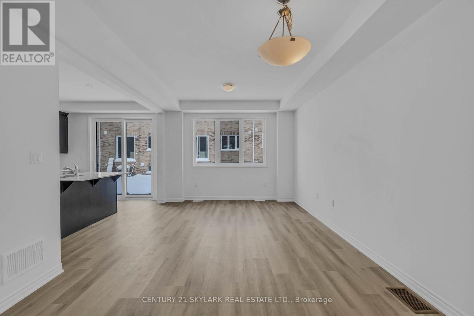 16 Ivory Road, Barrie, Ontario  L9J 0B7 - Photo 7 - S12632500