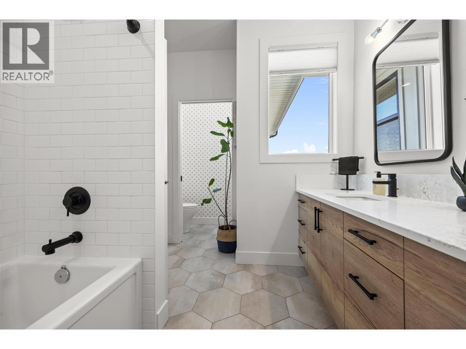 114 Red Sky Court, Kelowna, British Columbia  V1V 3G4 - Photo 38 - 10372219