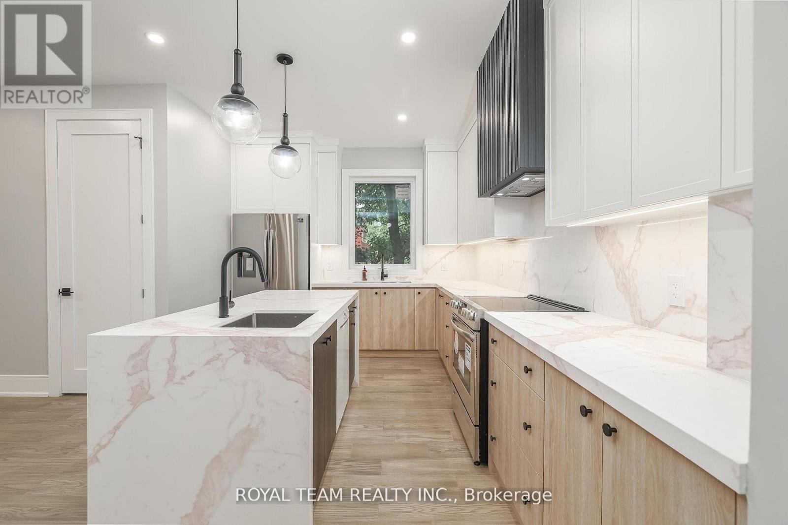 150 St Johns Road, Toronto, Ontario  M6P 1T9 - Photo 11 - W12687312