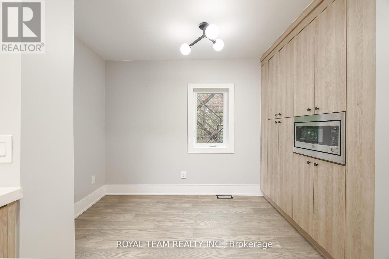 150 St Johns Road, Toronto, Ontario  M6P 1T9 - Photo 15 - W12687312