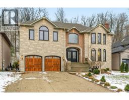 82 MAPLE Drive, Stoney Creek, Ontario