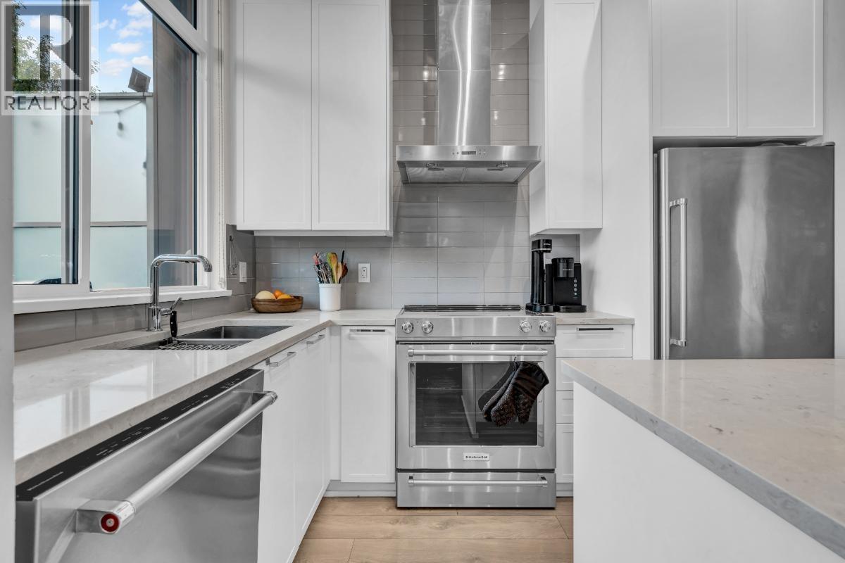 Th1 1728 Gilmore Avenue, Burnaby, British Columbia  V5C 0L3 - Photo 9 - R3078252