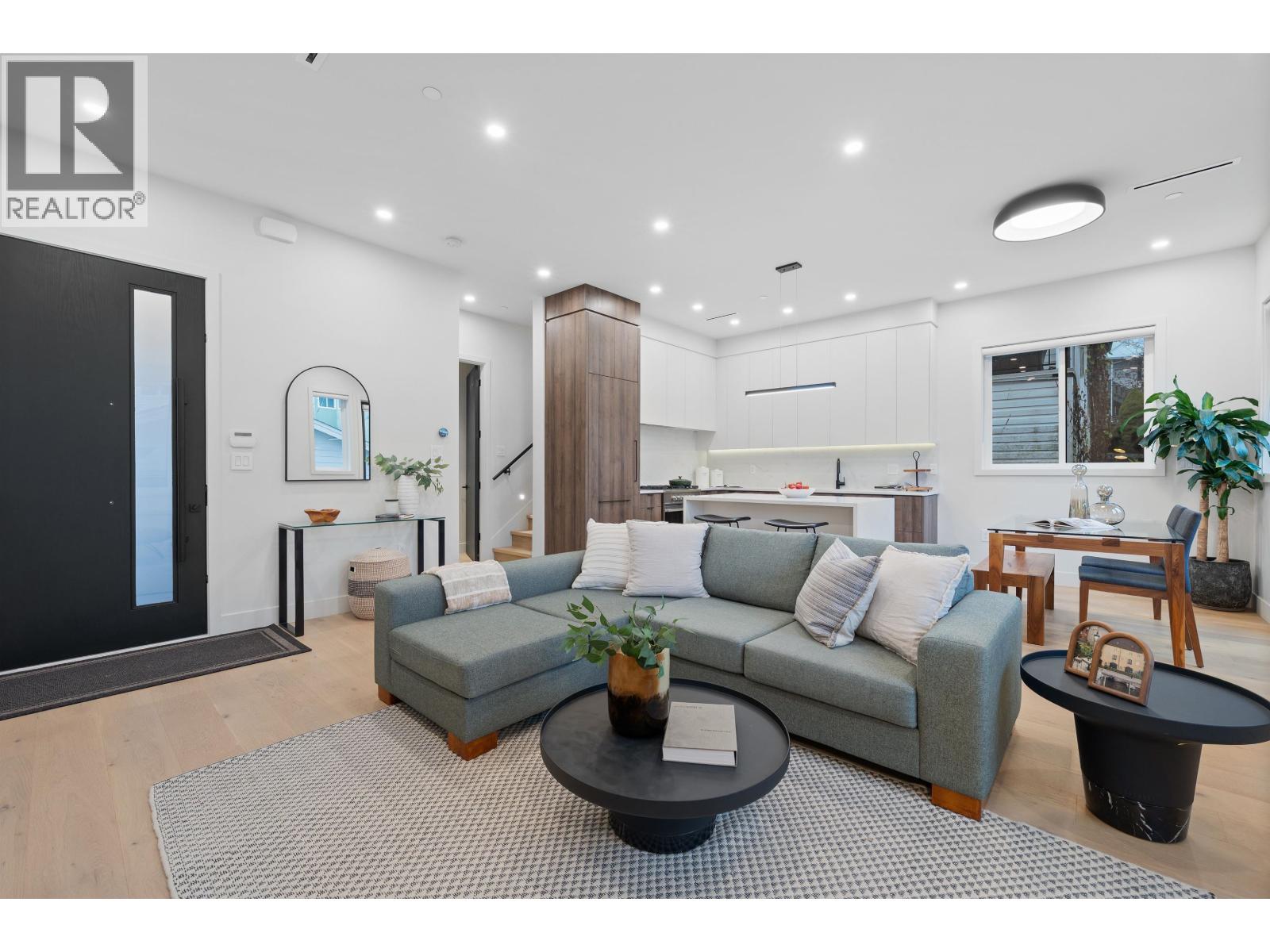 919 E 10th Avenue, Vancouver, British Columbia  V5T 2B3 - Photo 1 - R3078285