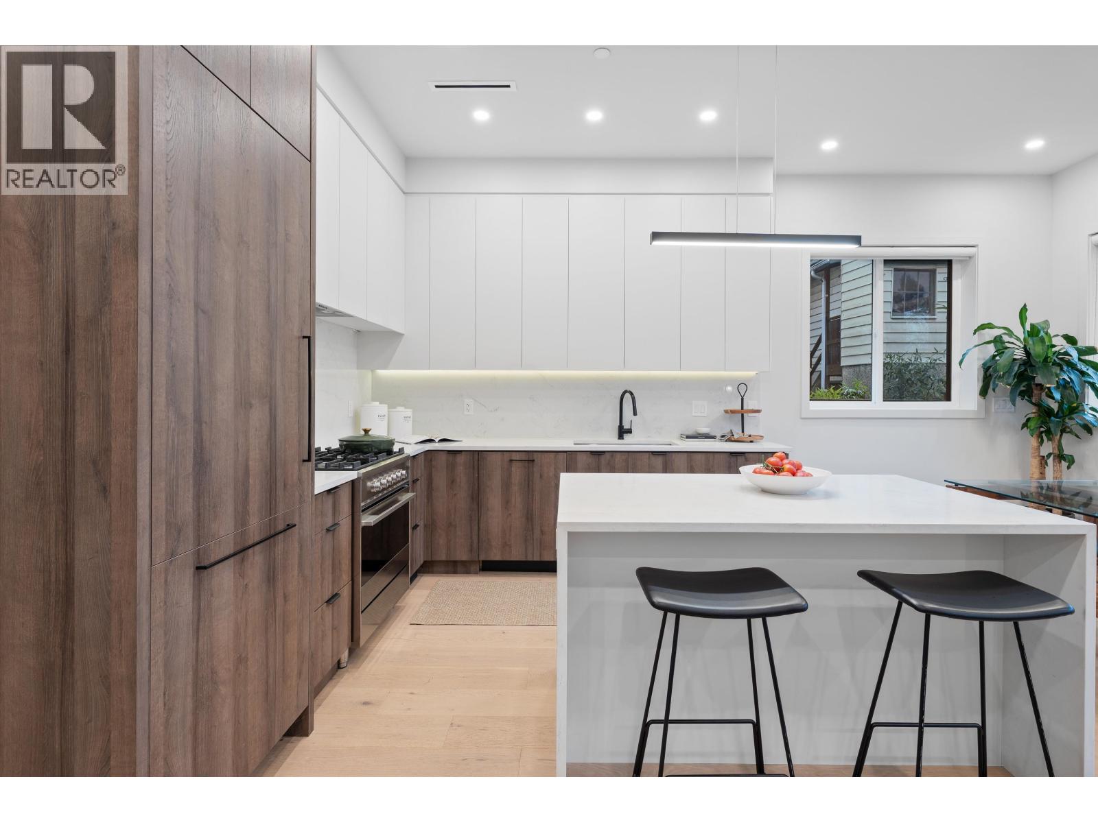 919 E 10th Avenue, Vancouver, British Columbia  V5T 2B3 - Photo 3 - R3078285