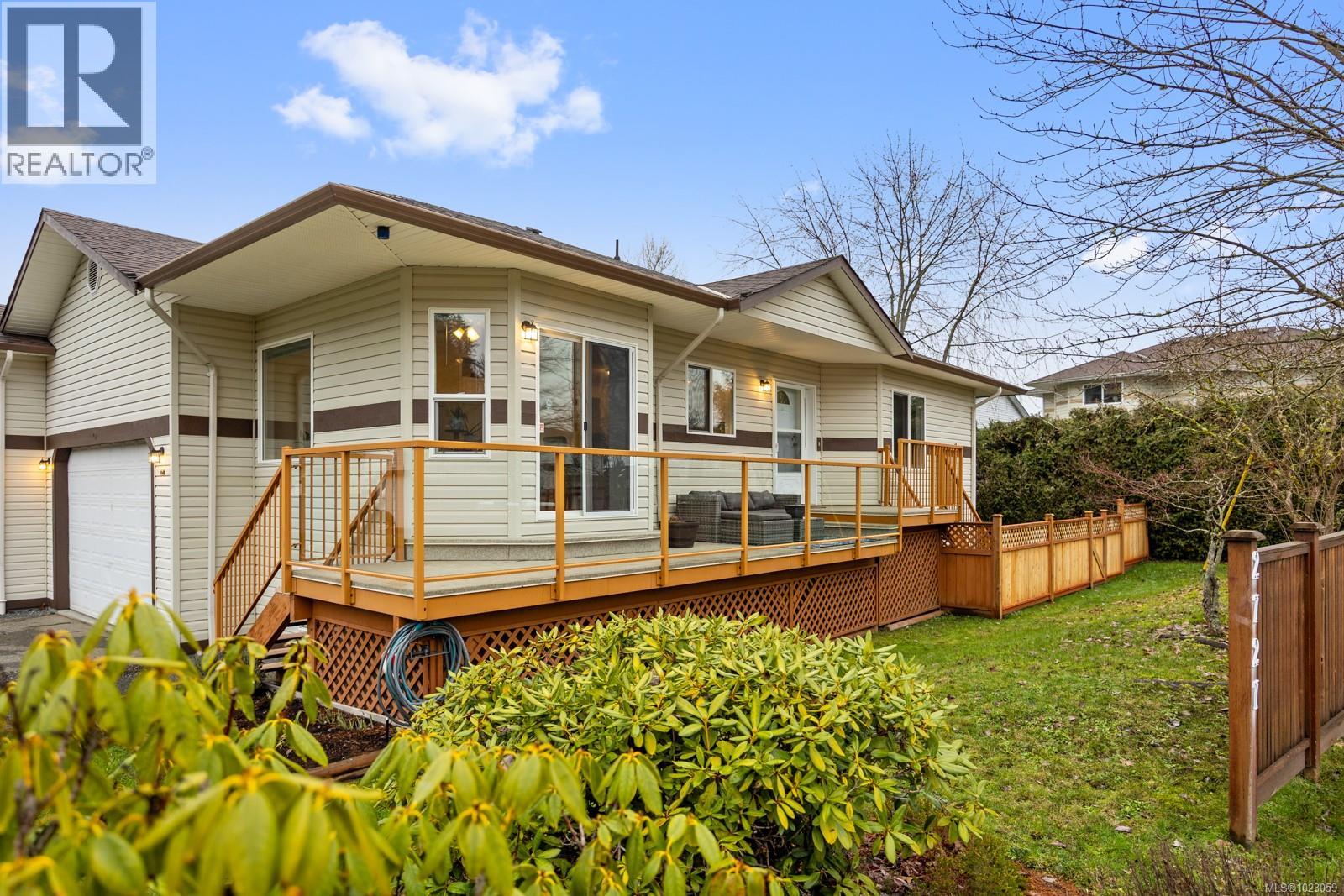 101 2727 1st St, Courtenay, British Columbia