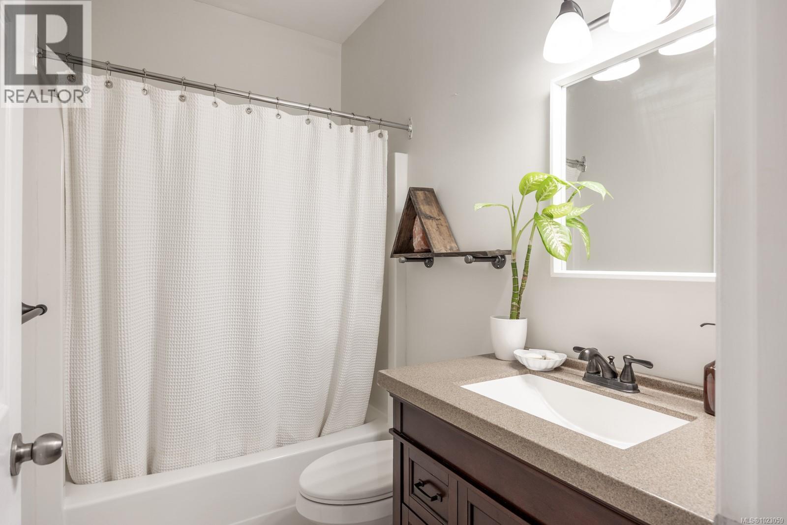 101 2727 1st St, Courtenay, British Columbia  V9N 9C8 - Photo 14 - 1023059