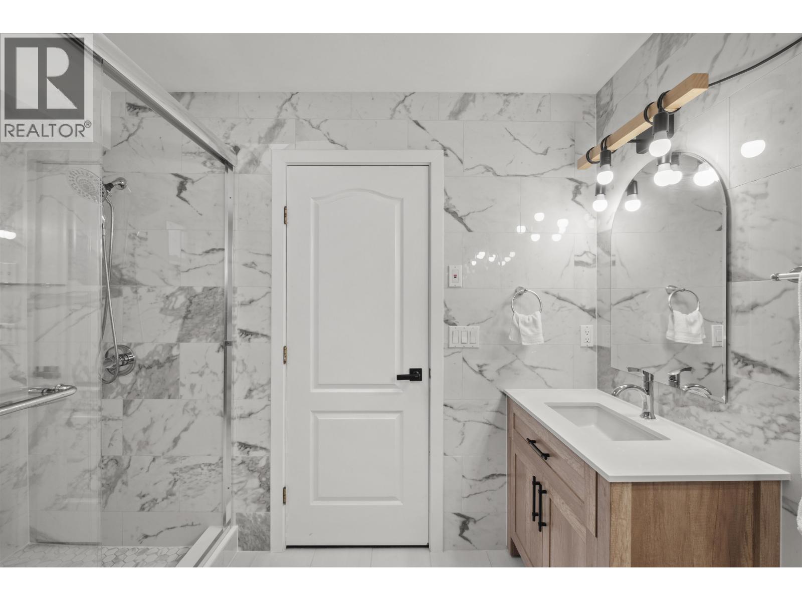 190 Spagnol Street, New Westminster, British Columbia  V3M 6T6 - Photo 32 - R3078295