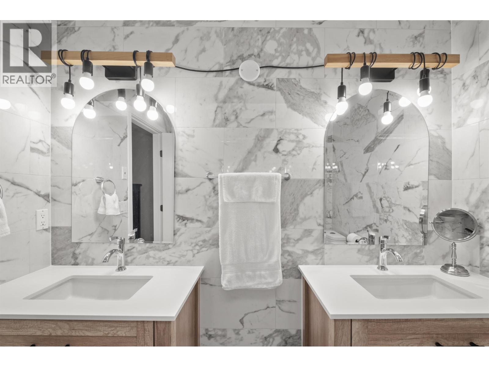 190 Spagnol Street, New Westminster, British Columbia  V3M 6T6 - Photo 33 - R3078295