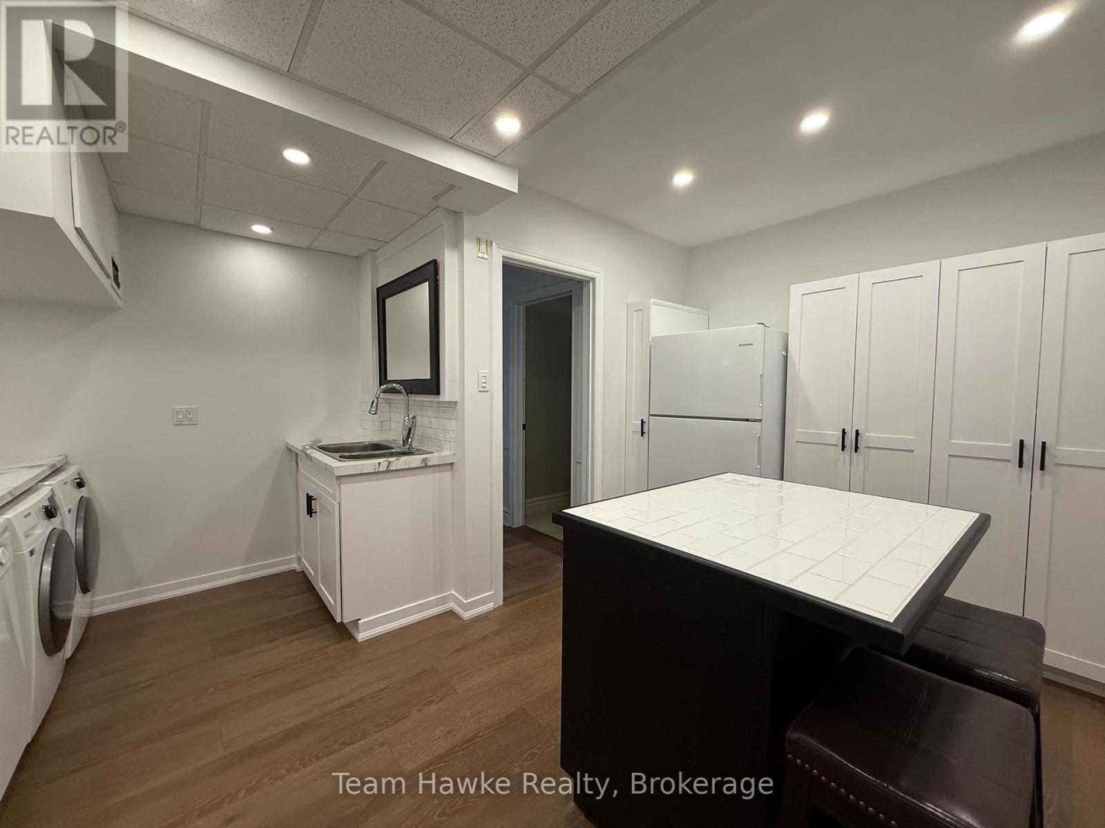 192 Gilwood Park Drive, Penetanguishene, Ontario  L9M 1Z6 - Photo 13 - S12429665