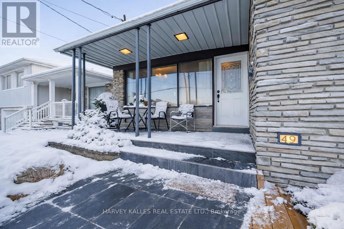 49 Wenderly Drive, Toronto, Ontario  M6B 2P1 - Photo 2 - W12441485