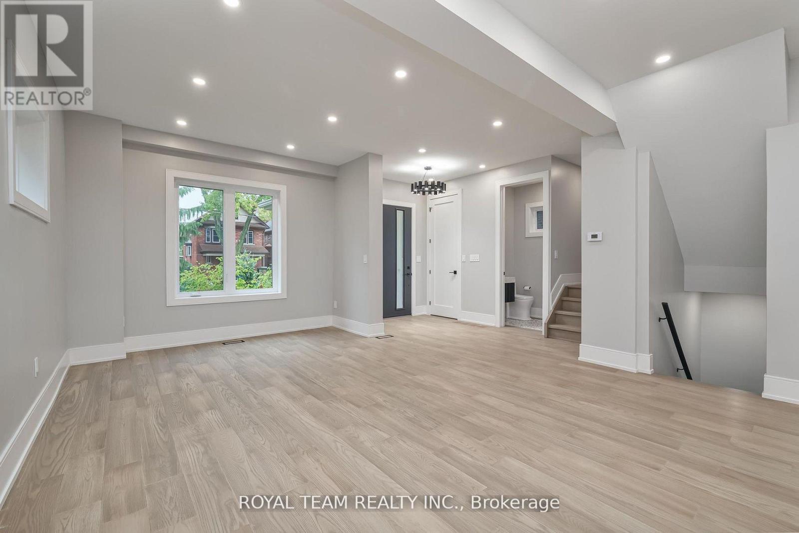 150 St Johns Road, Toronto, Ontario  M6P 1T9 - Photo 6 - W12687312