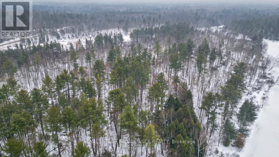 8 CLARK LINE ROAD, Addington Highlands, Ontario