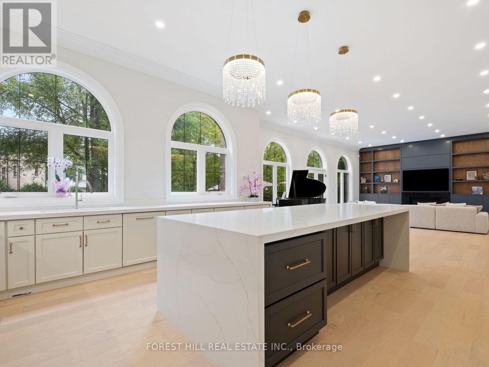 150 HOLCOLM ROAD Toronto (Willowdale West), ON M2N 2E2