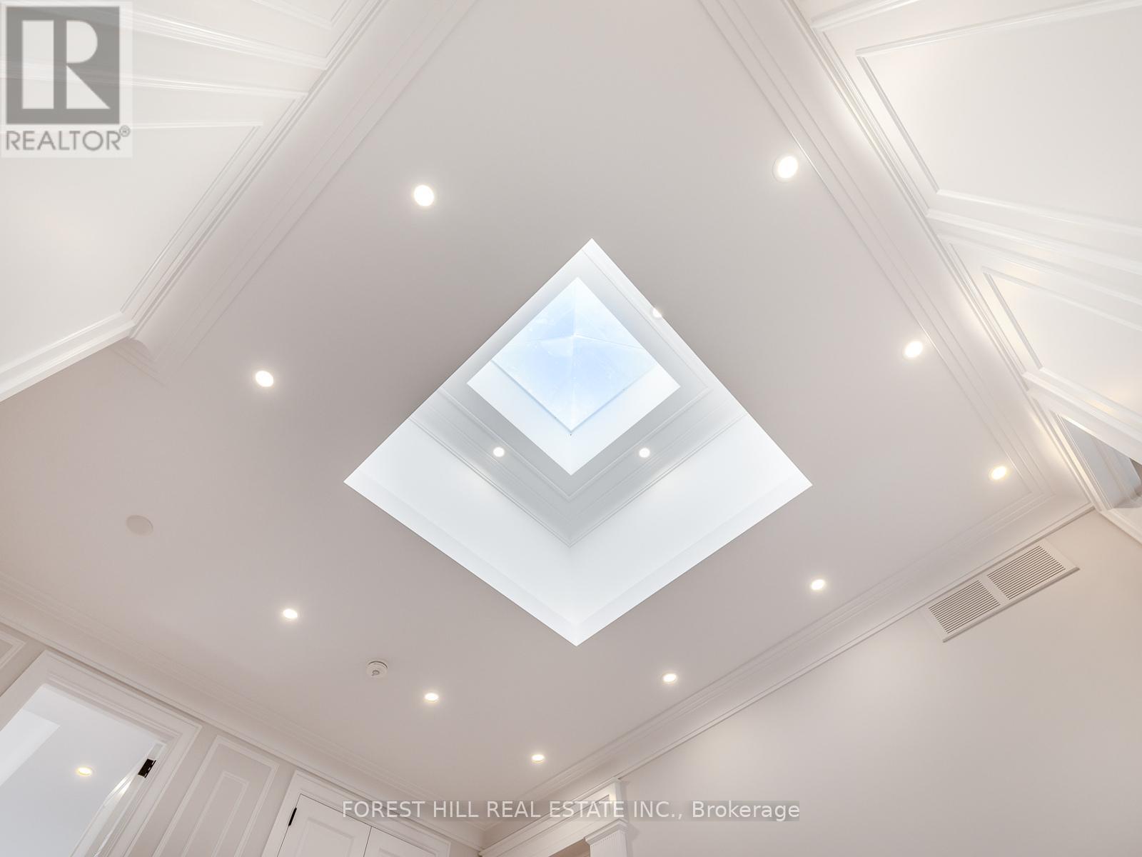 150 HOLCOLM ROAD Toronto (Willowdale West), ON M2N 2E2