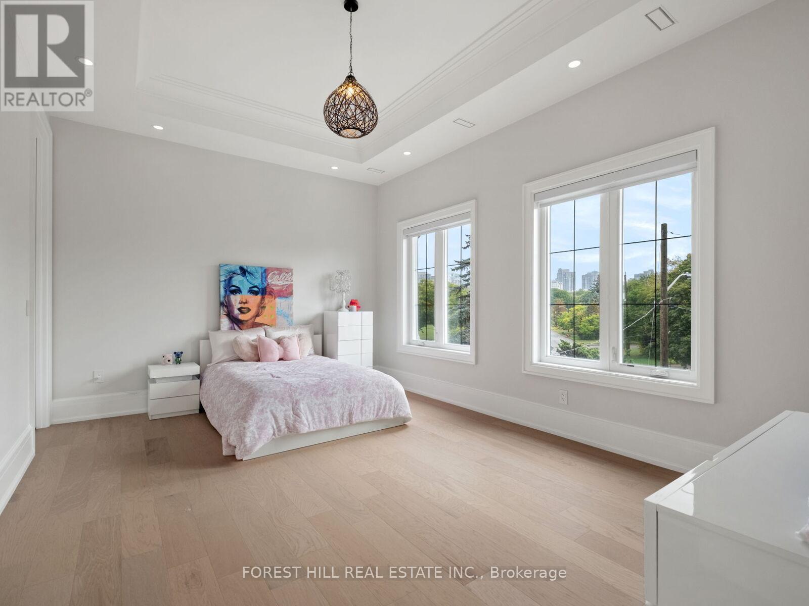 150 HOLCOLM ROAD Toronto (Willowdale West), ON M2N 2E2