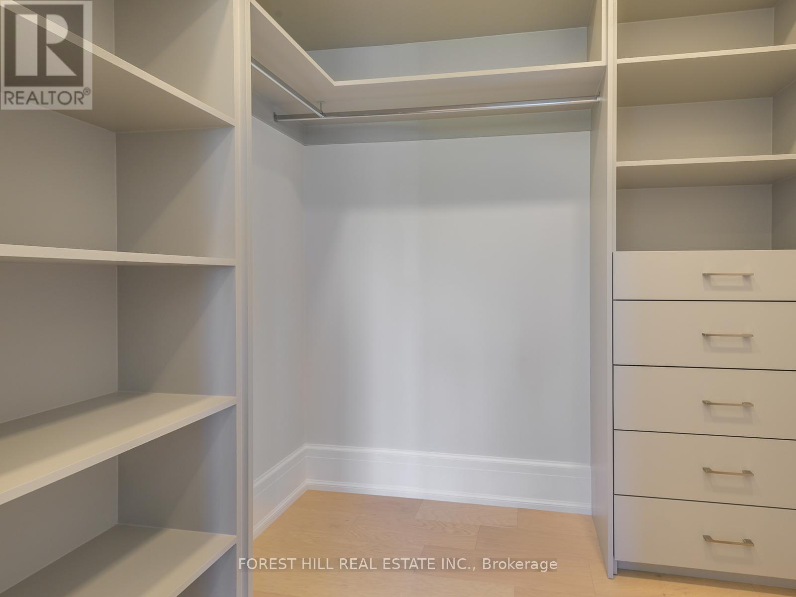 150 HOLCOLM ROAD Toronto (Willowdale West), ON M2N 2E2