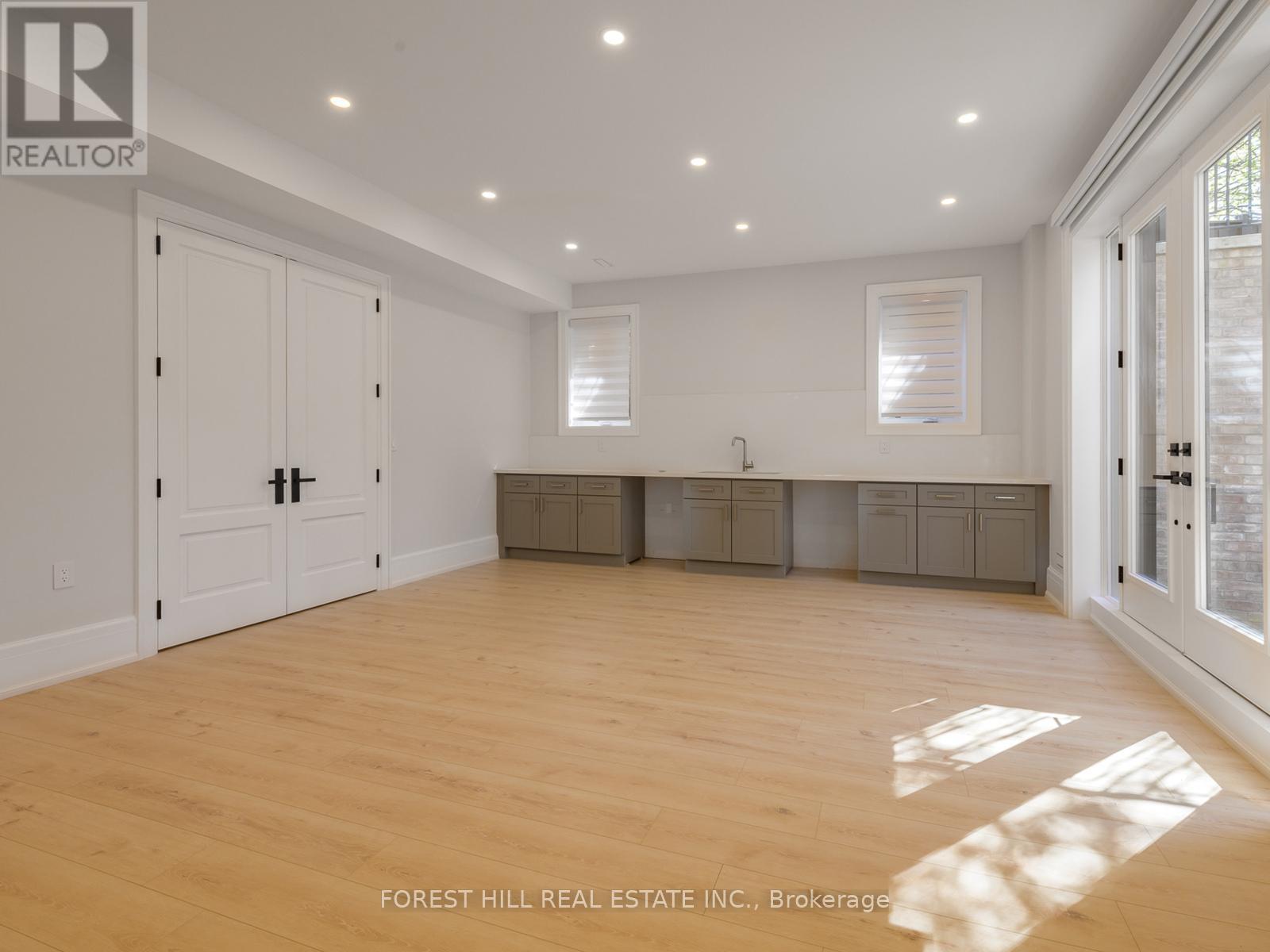 150 HOLCOLM ROAD Toronto (Willowdale West), ON M2N 2E2