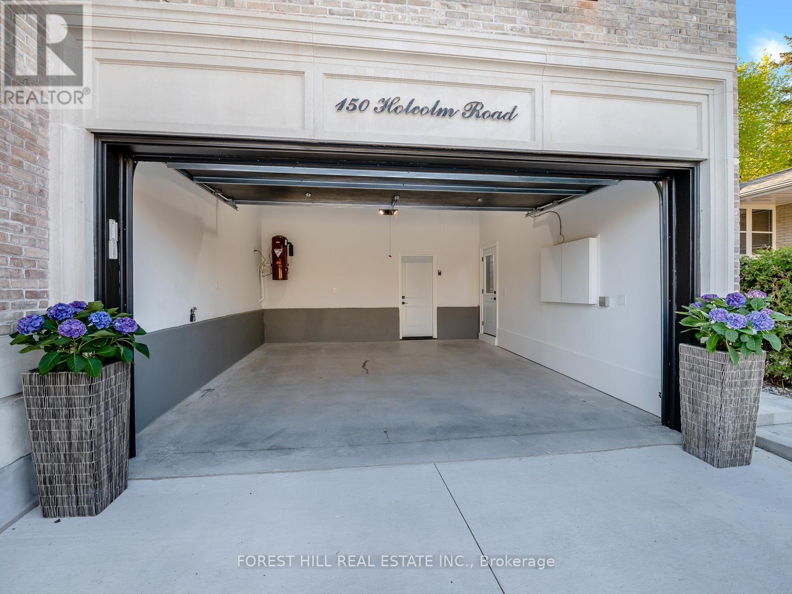 150 HOLCOLM ROAD Toronto (Willowdale West), ON M2N 2E2