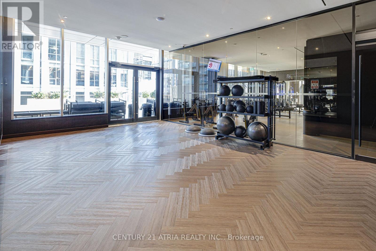 6303 - 11 Yorkville Avenue, Toronto, Ontario  M4W 0B7 - Photo 12 - C12688176