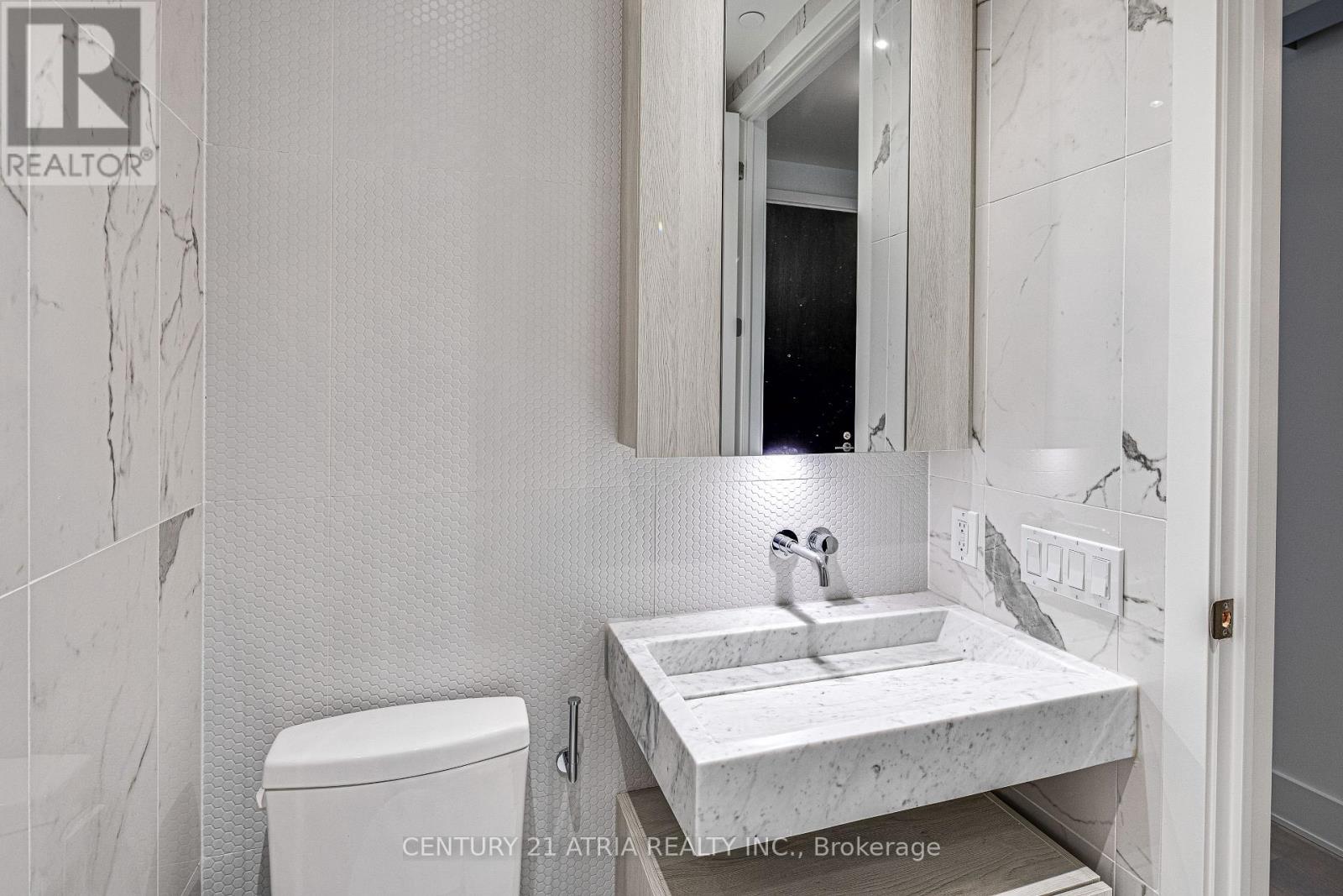 6303 - 11 Yorkville Avenue, Toronto, Ontario  M4W 0B7 - Photo 3 - C12688176